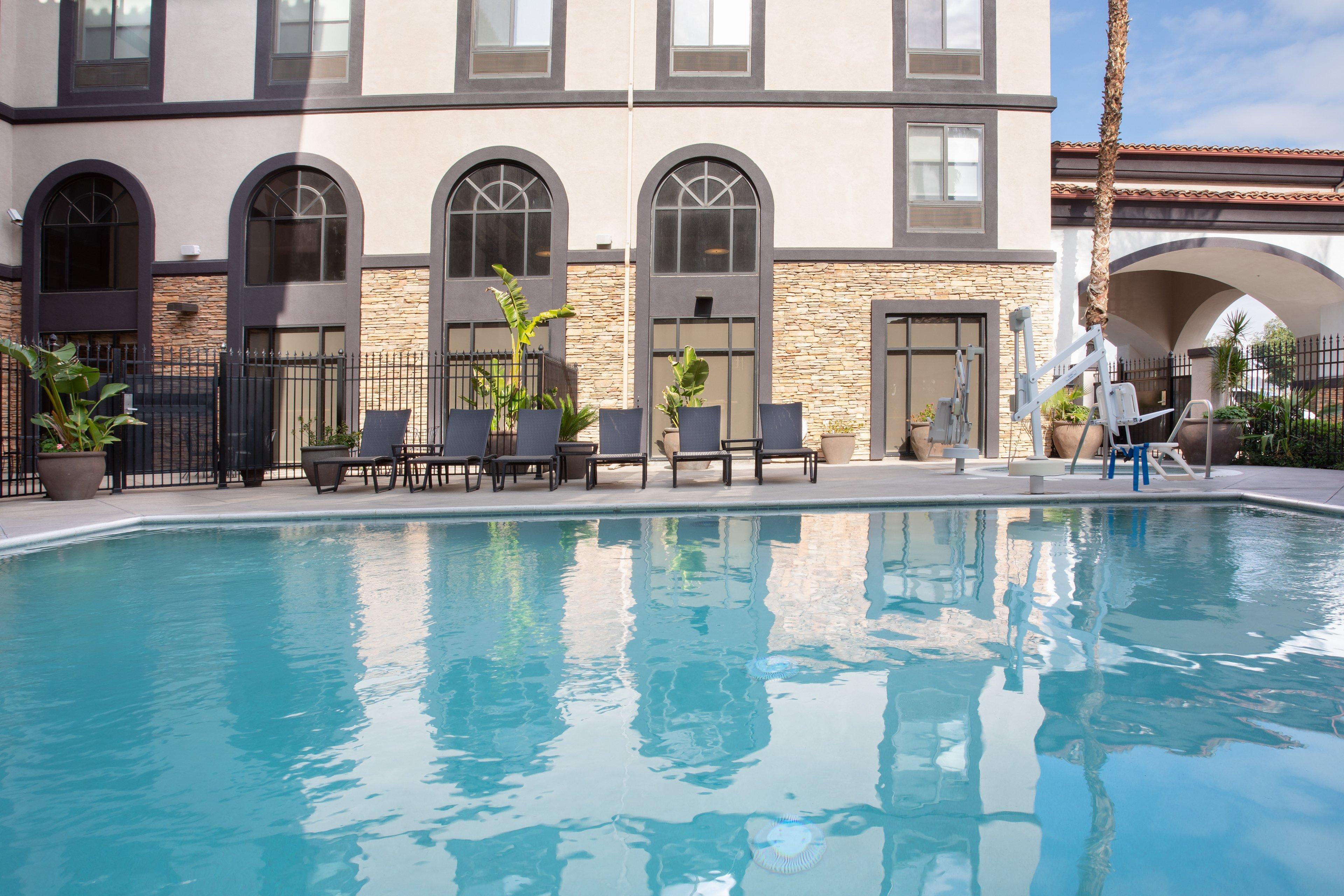 Holiday Inn Express Ontario By Ihg Creekside Eksteriør bilde