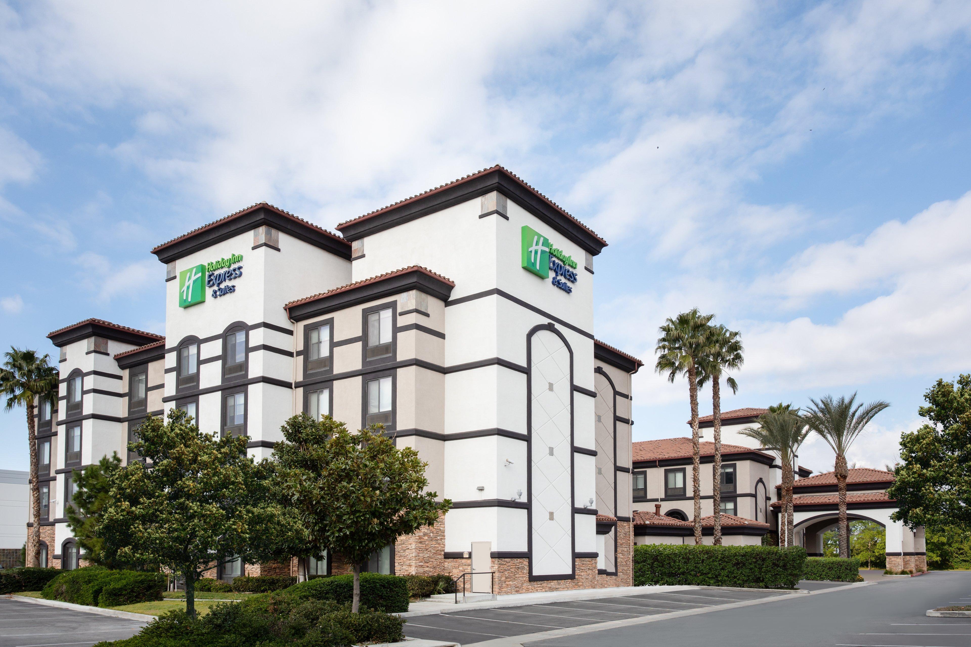 Holiday Inn Express Ontario By Ihg Creekside Eksteriør bilde